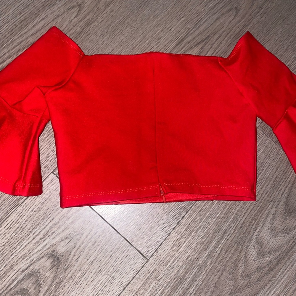 Chic Red Off-Shoulder Crop Top - Picture 2 of 2